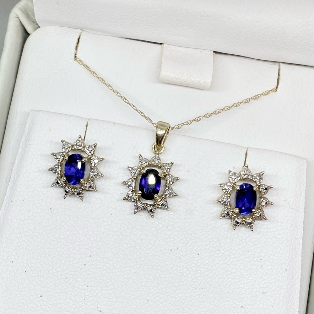 SOLD‼️ Vintage 10k Solid Gold Blue Sapphire Matching Set 18” Necklace Earrings